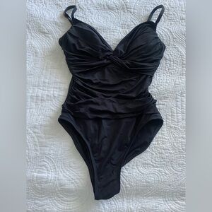 La Blanca Size 10 Black One Piece Swim Suit